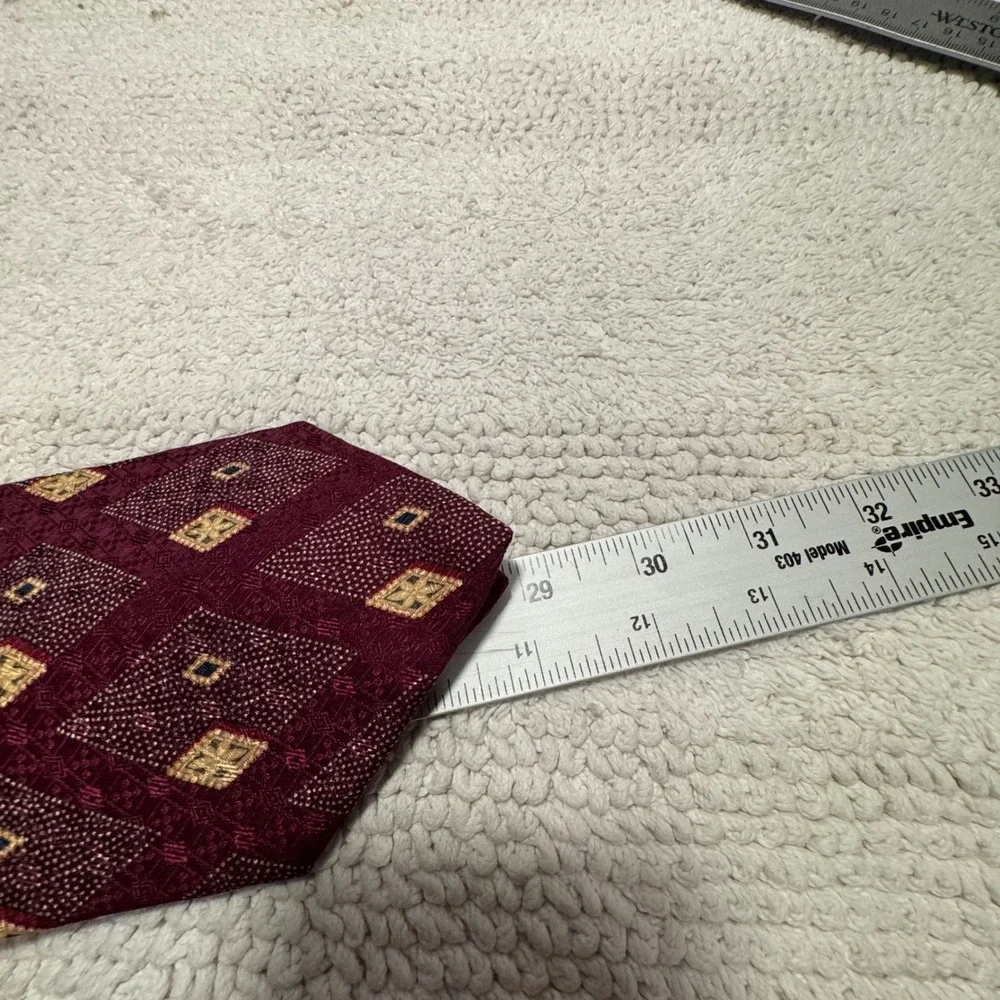 Nautica Tie Burgundy Geometric Diamond 100% Silk Business Formal USA Art Deco